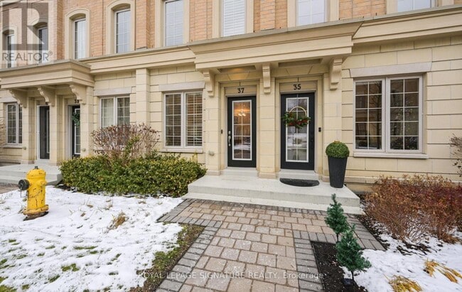 Building Photo - 37 Hargrave Ln