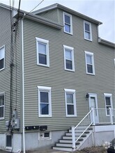 Building Photo - 19 Catherine St