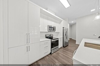 Building Photo - 121 34th St