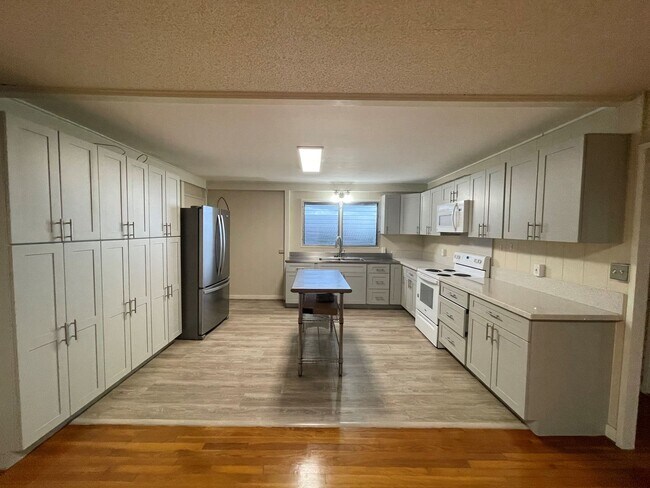 Building Photo - 803 Puu Kula Dr