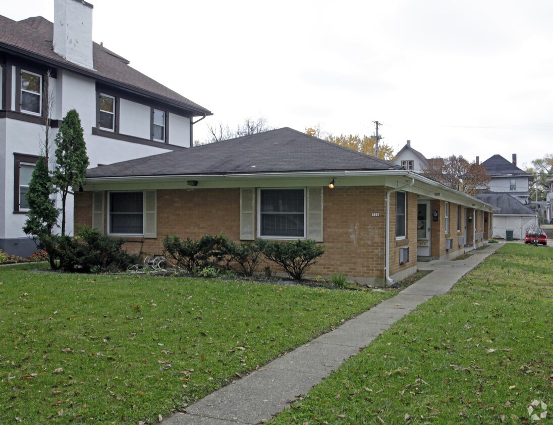 Foto principal - 736 Superior Ave