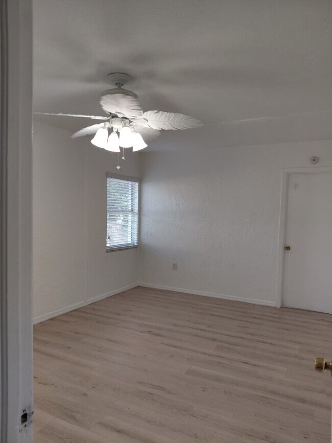 Foto del edificio - 1003 39th Ave W