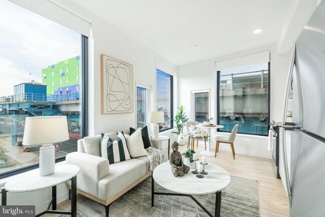 Building Photo - 1131-39 N Front St