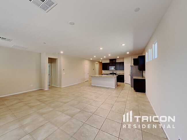 Building Photo - 2148 Del Aqua Ave