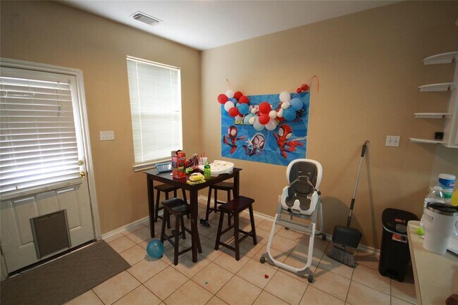 Building Photo - 16815 Bellmoor Ln