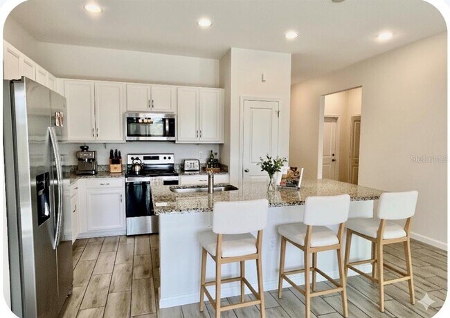 Foto del edificio - 421 Disa Dr