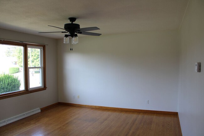 Building Photo - 1443 Delta Rd