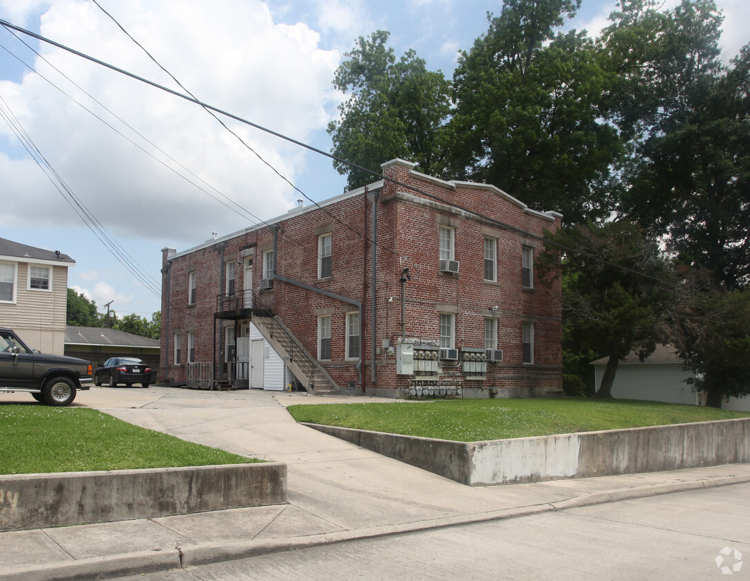 Primary Photo - 360 W Garfield St