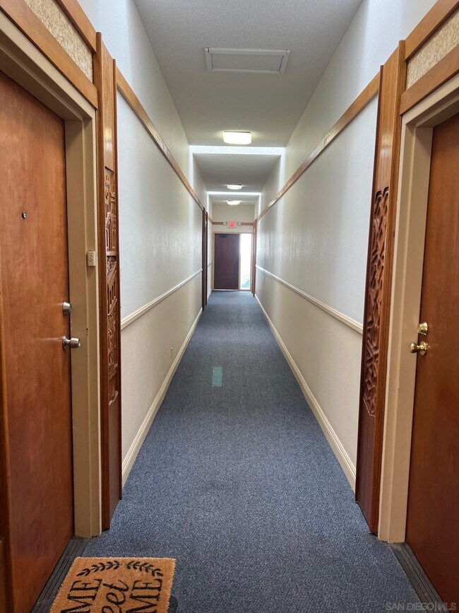 Foto del edificio - 8328 Regents Rd