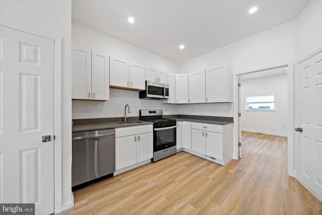 Building Photo - 2024 S 17th St