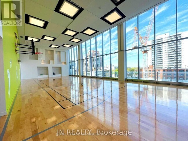 Photo du bâtiment - 99 Broadway Ave