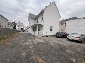 Building Photo - 348 Walker St
