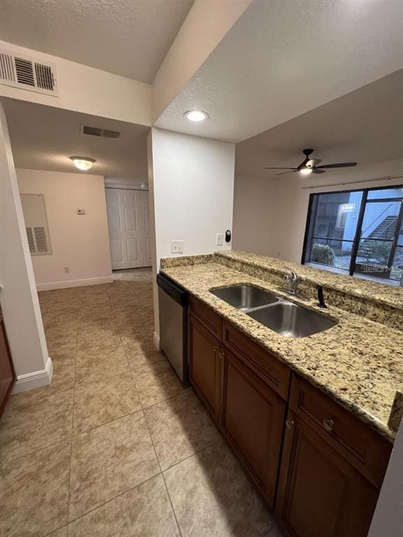 Foto del edificio - 220 Riverbend Dr