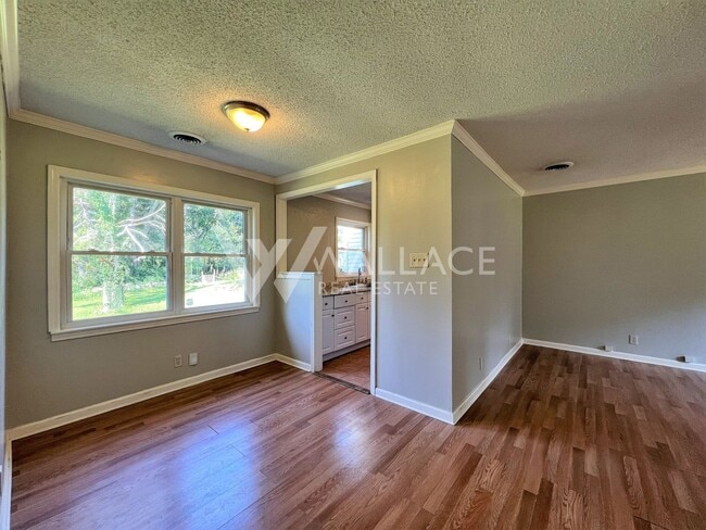Foto del edificio - NO STEPS...RANCHER HOME LOCATED IN FOUNTAIN CITY!!!