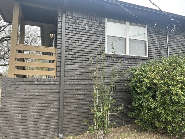 Building Photo - 2936 42nd Ave N