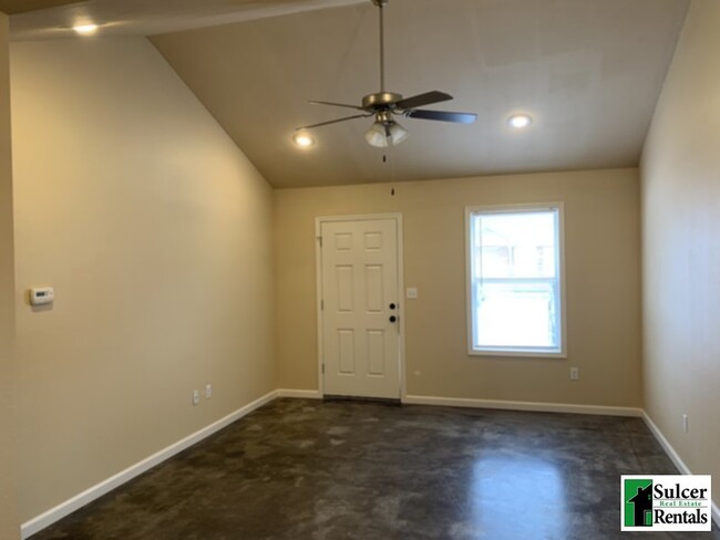 Foto del edificio - Spacious 2BR Apartment in Brookland, AR