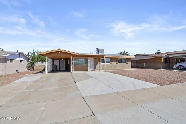 Foto del edificio - 5503 Salisbury Dr