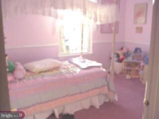 Building Photo - 6 Randolph Ln