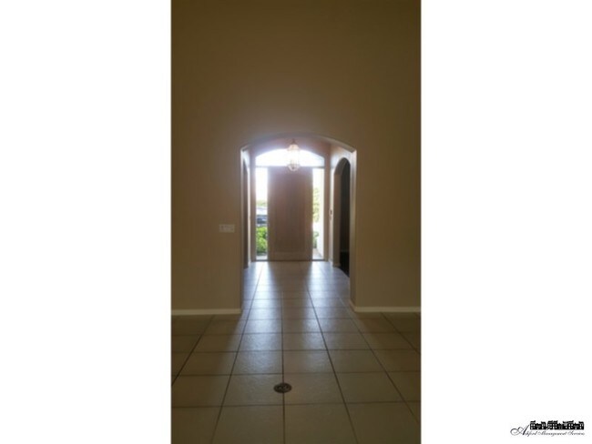 Foto del edificio - 5 BEDROOM HOME IN SCOTTSDALE WITH POOL A