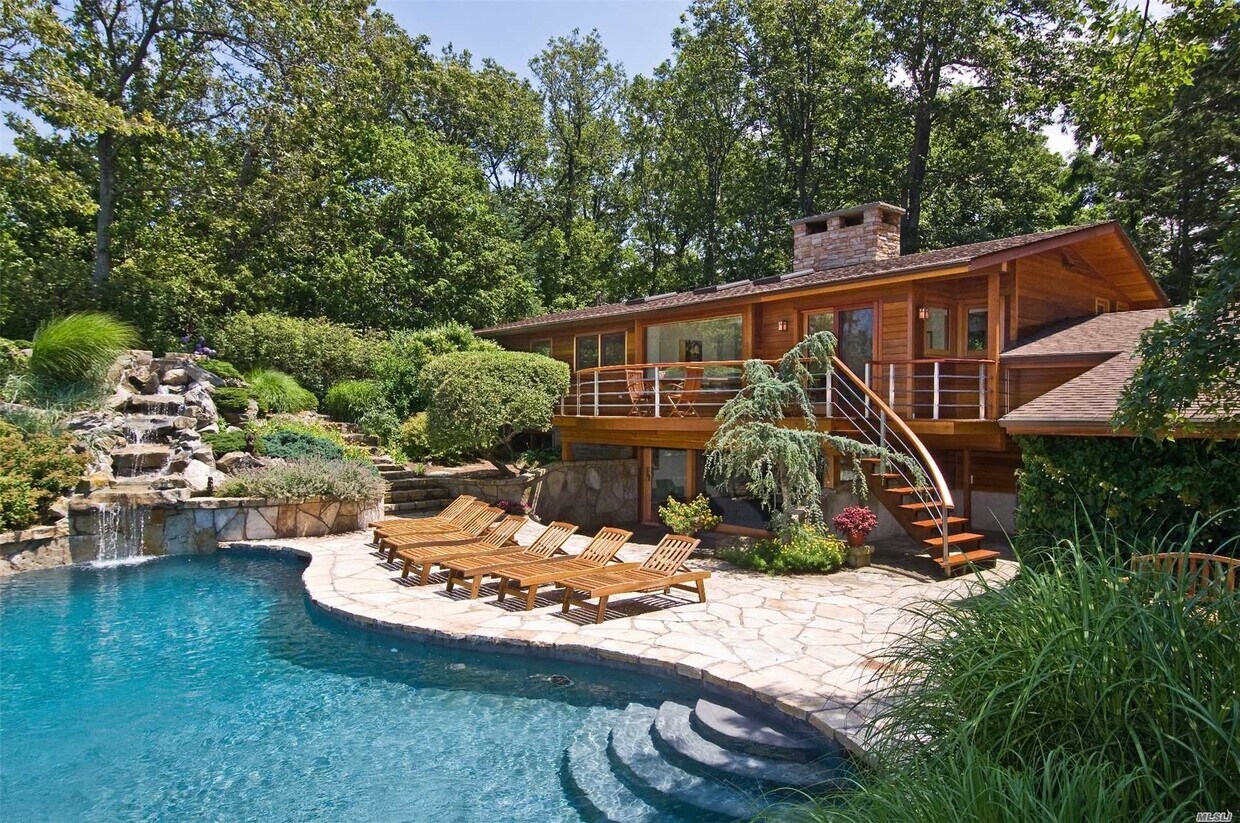 Primary Photo - 123 Cliff Rd