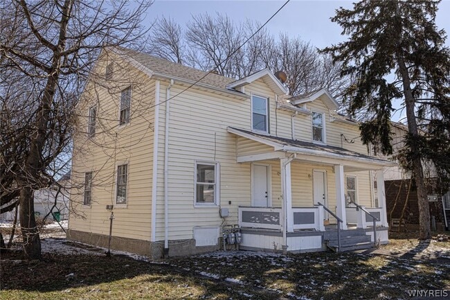 Building Photo - 609 24th St