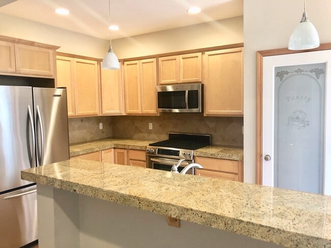 Building Photo - Stunning Harbor Home on a Prime Lot!