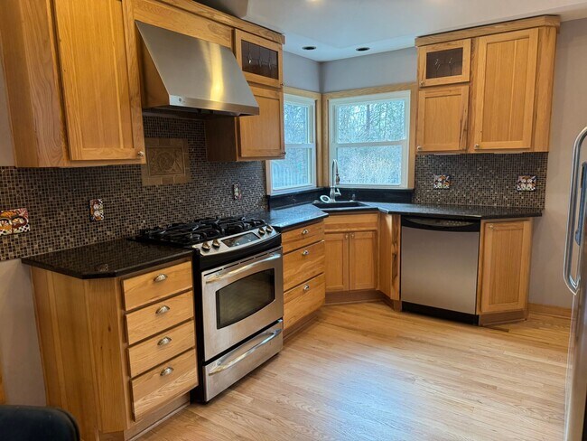 Foto del edificio - Single Family - Central AC, Penfield with Fairport Schools