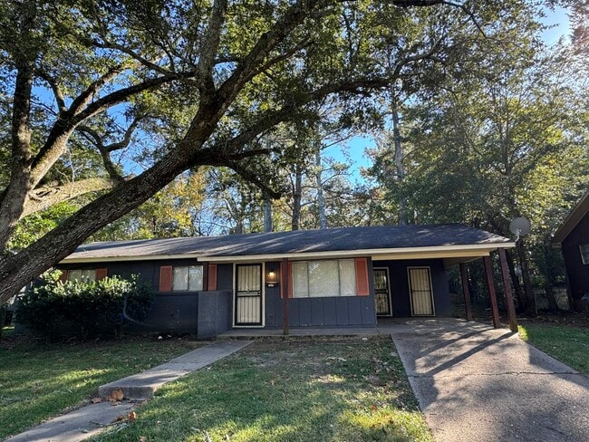 Building Photo - 1547 Dianne Dr