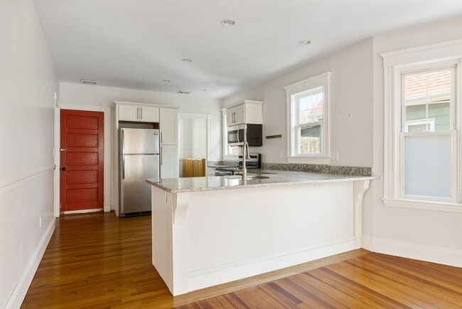 Building Photo - 12 Rindgefield St