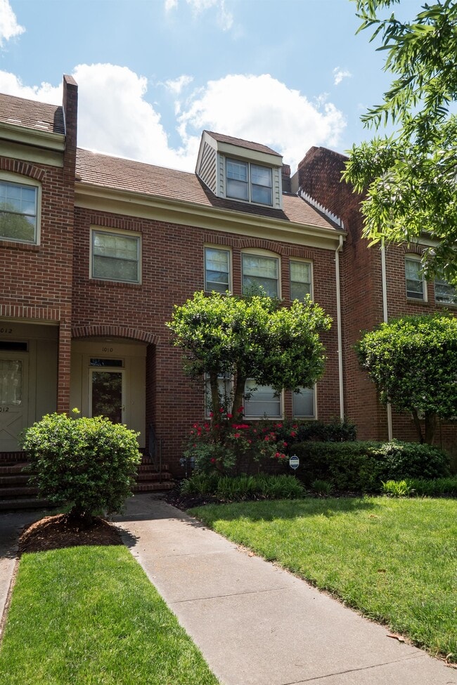 Photo - 1010 Colonial Ave Townhome