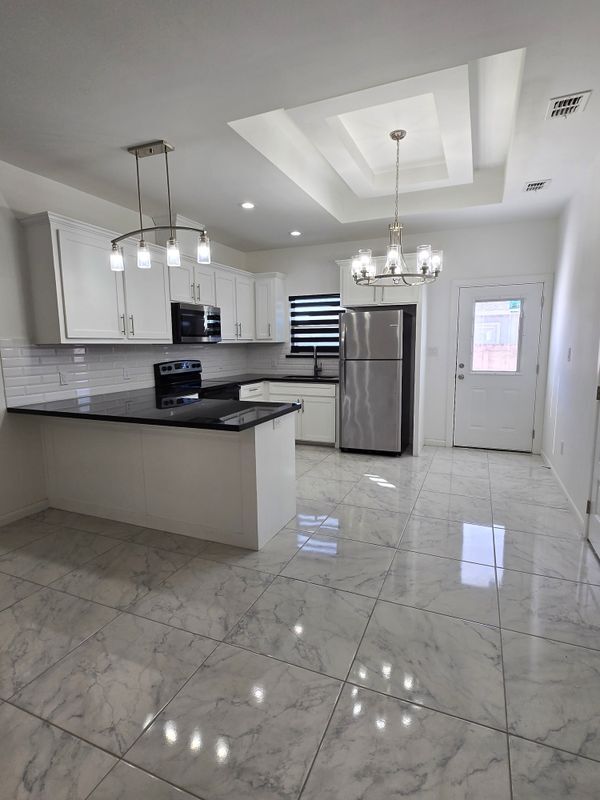 Foto del edificio - 918 N Woodson Ave