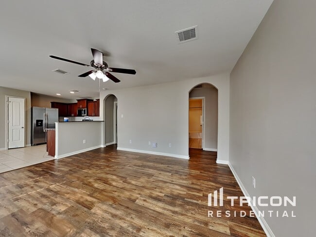 Building Photo - 8122 Hall View Dr