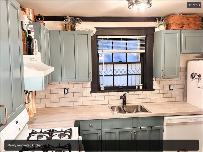 Foto del edificio - 4617 Harrison St