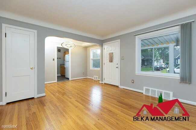 Foto del edificio - 3 br, 1 bath House - 11392 Columbia