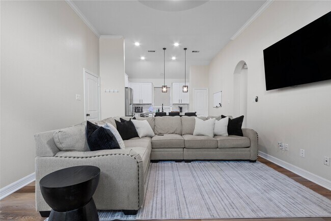 Building Photo - 711 Audra Ln