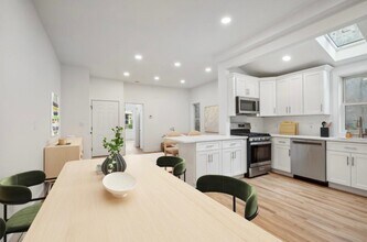 Building Photo - 215 Harrison Ave