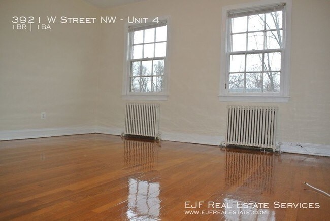 Foto del edificio - 3921 W St NW