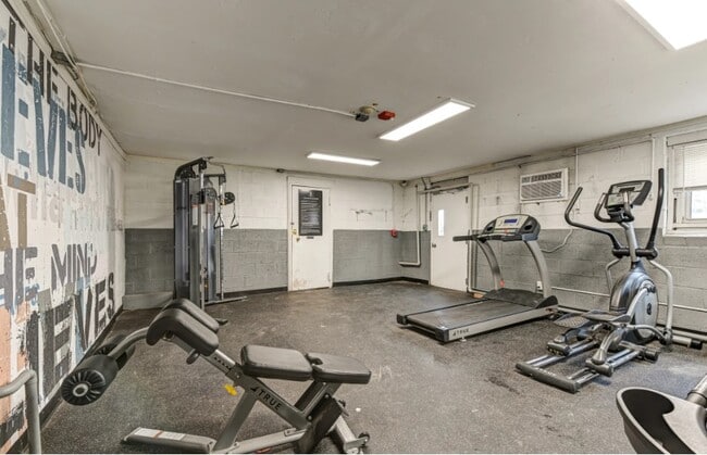 Fitness Center - Cedar Court apartments