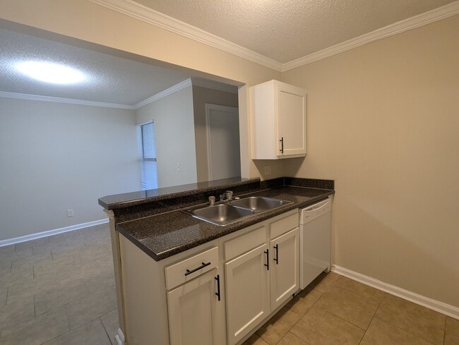 Foto del edificio - 8538 Pineverde Ln