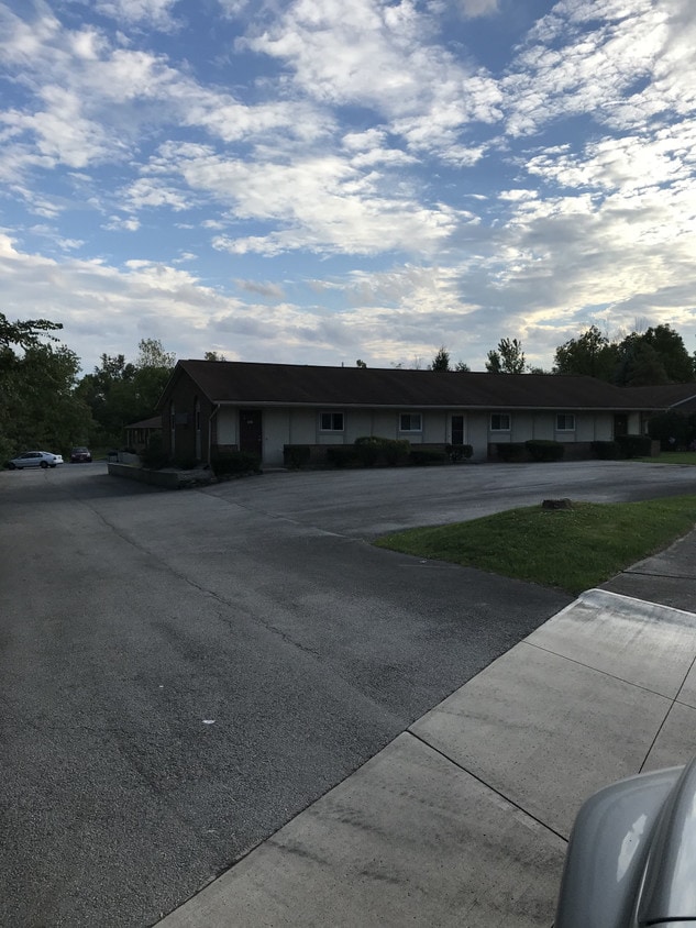 Primary Photo - 661 Grove Lane
