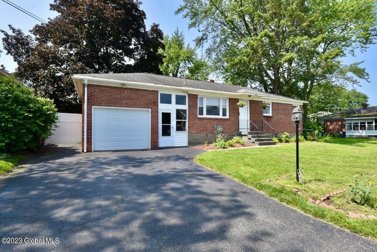 1 Roe Ave, Albany, NY 12205 House Rental in Albany, NY