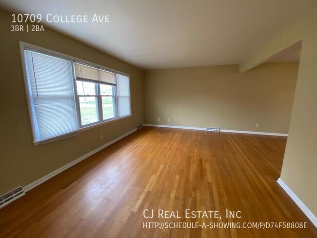 Foto del edificio - 10709 College Ave