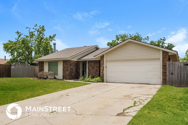Building Photo - 11235 Davis Ct