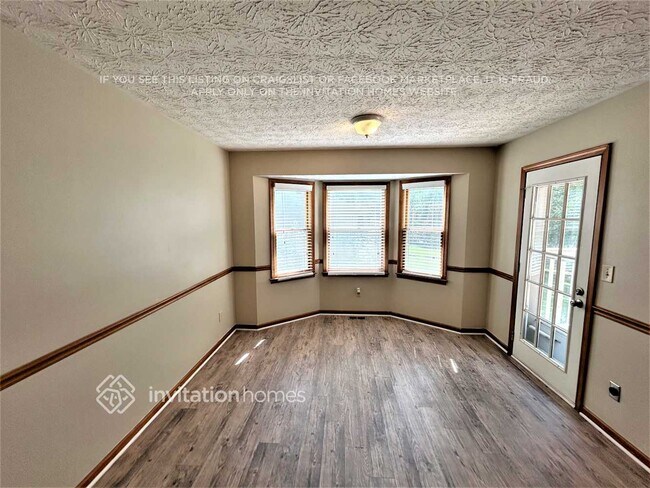 Building Photo - 2252 Chateau Dr