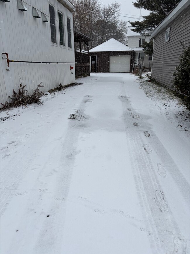 Building Photo - 164 Veranda St