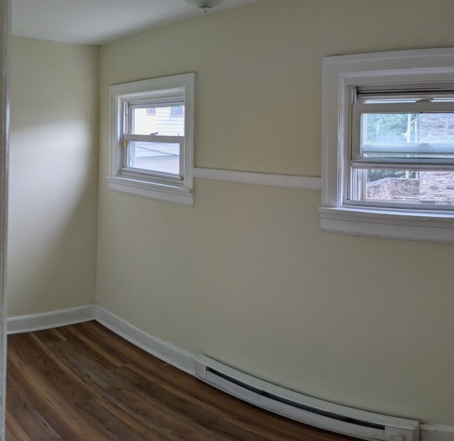 Building Photo - 518 E Ashmead St