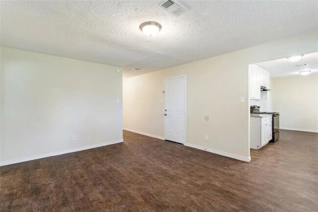 Building Photo - 5427 Bungalow Ln