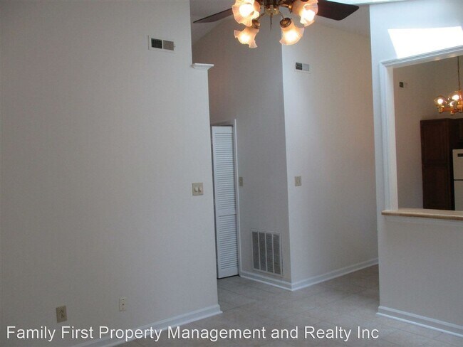 Building Photo - 2 br, 2 bath House - 745 Pinewood Drive