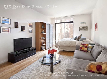 Building Photo - 215 E 24th St