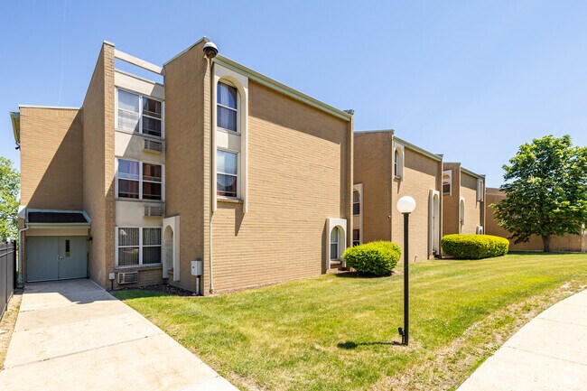 Foto principal - St Peter's Apartments - 62+ Senior Housing